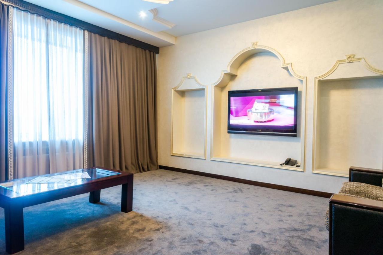 Royal Palace Hotel Almaty Extérieur photo