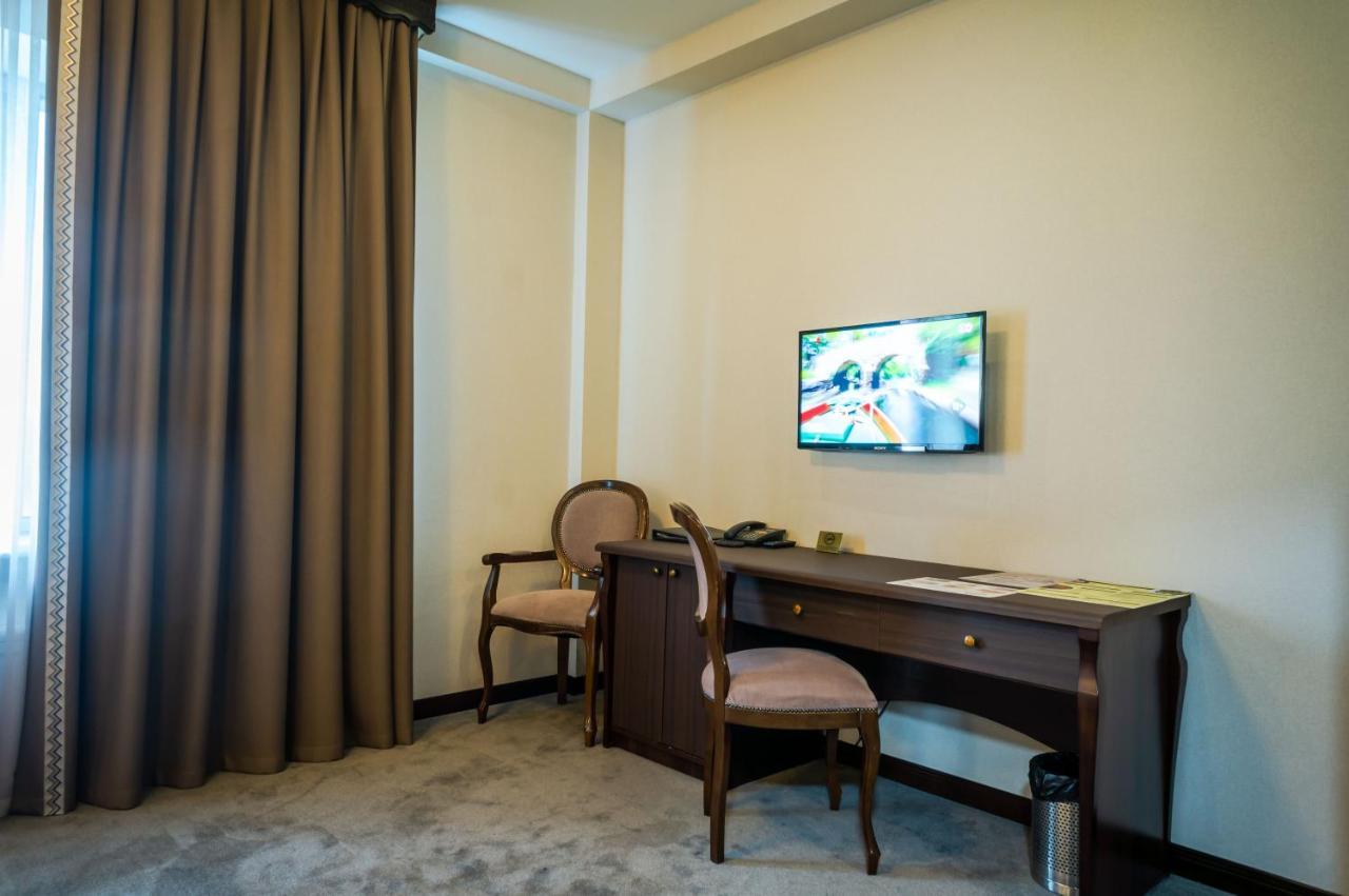 Royal Palace Hotel Almaty Extérieur photo