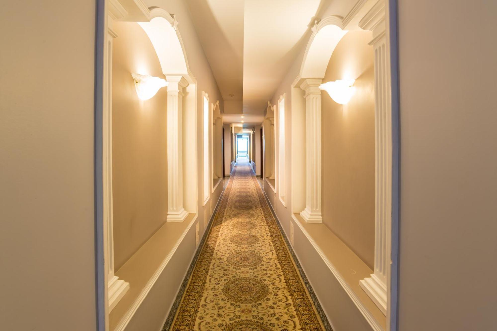 Royal Palace Hotel Almaty Extérieur photo