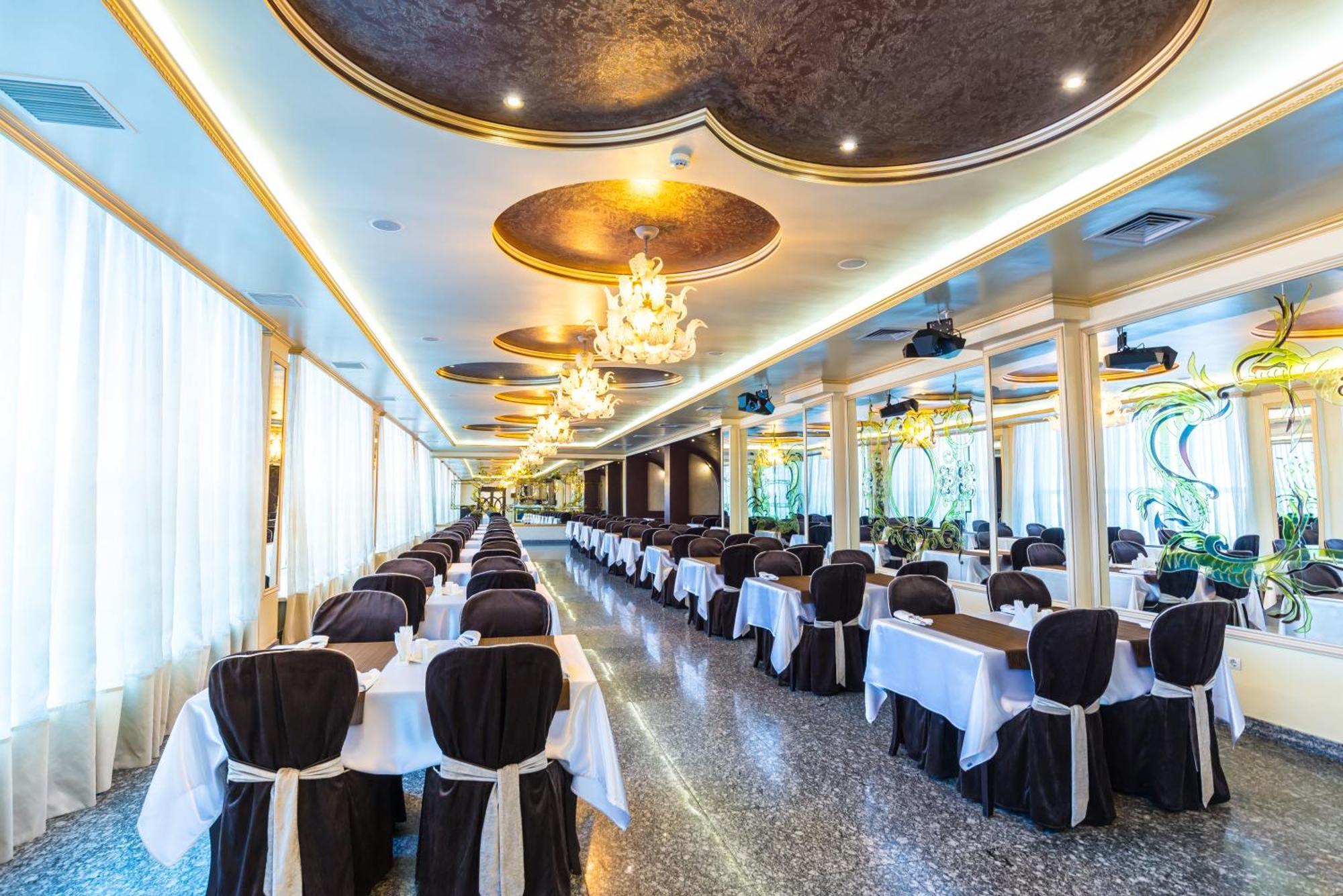 Royal Palace Hotel Almaty Extérieur photo