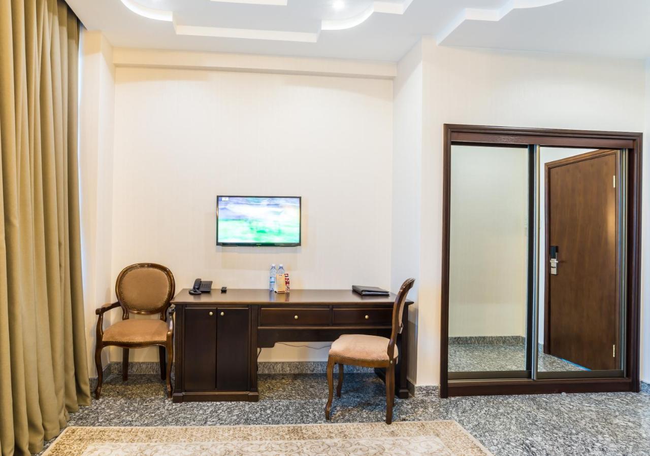 Royal Palace Hotel Almaty Extérieur photo